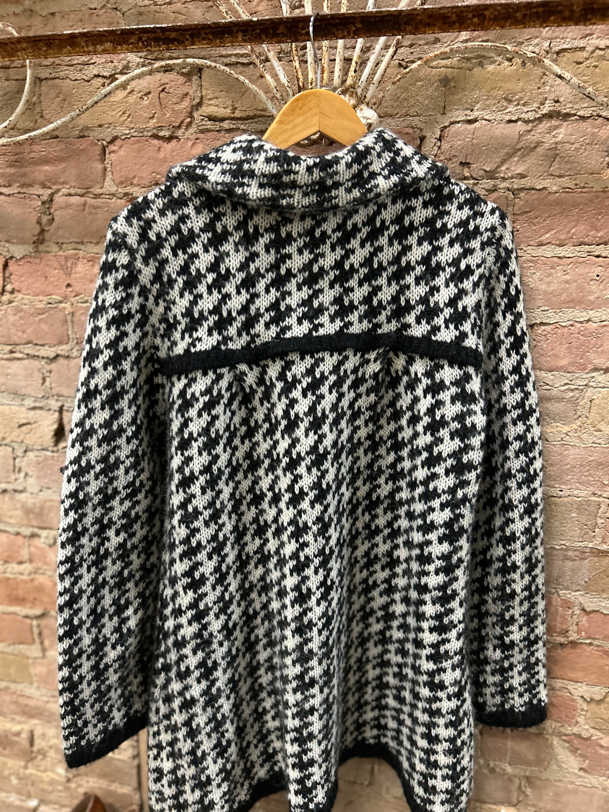 Carducci Houndstooth button down sweater szL