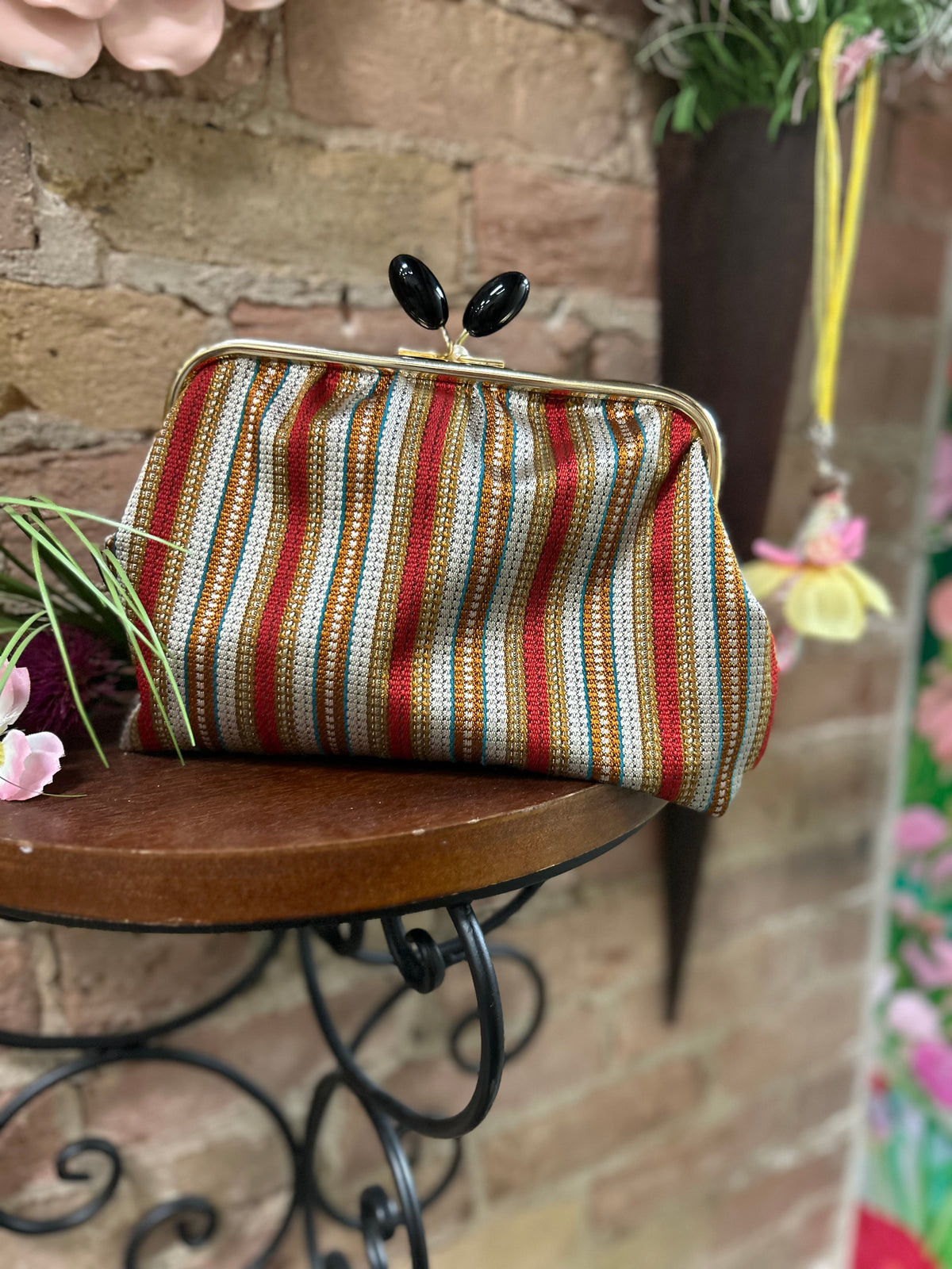 Vtg kisslock pinstripe clutch